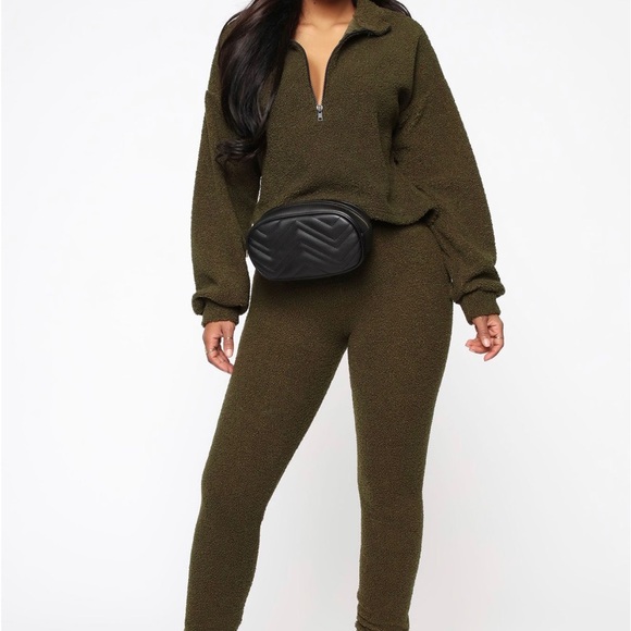 Two piece cute Sherpa set! - Picture 3 of 3